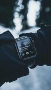 Diferentele dintre un fitness tracker si un smartwatch